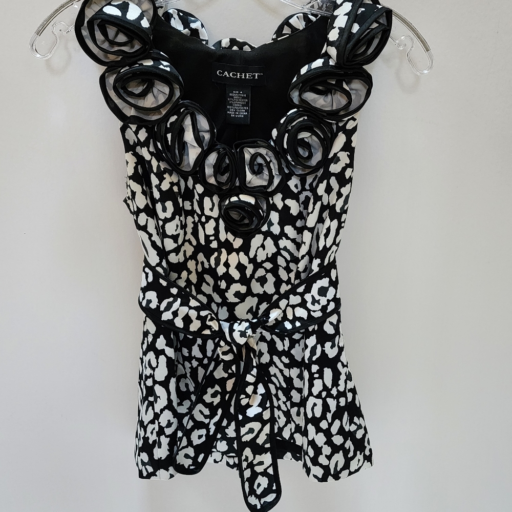 UNIQUE EVENING TOP BLACK AND WHITE WITH ROSETTES AND OPTIONAL SASH - Picture 7 of 8